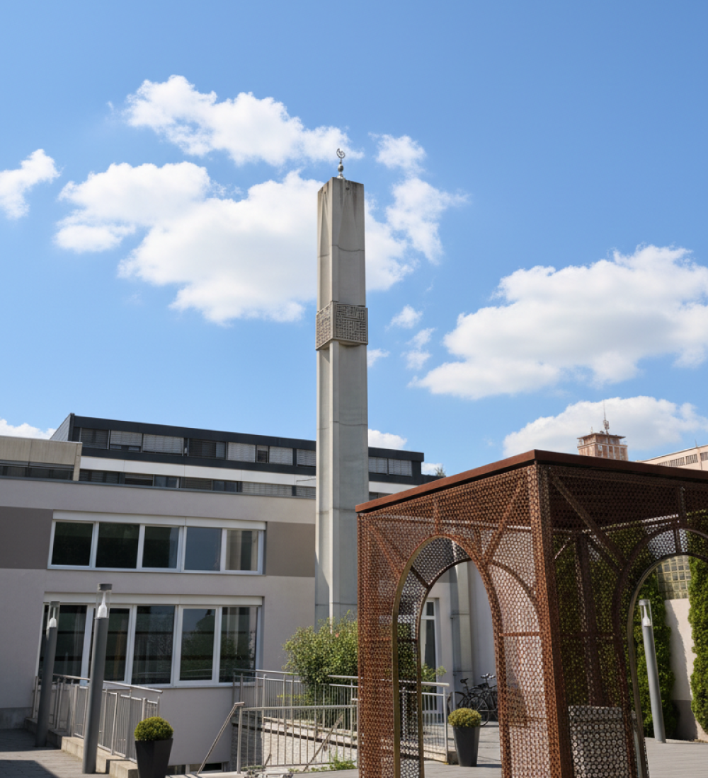 IG Stuttgart – Außenansicht mit Minarett